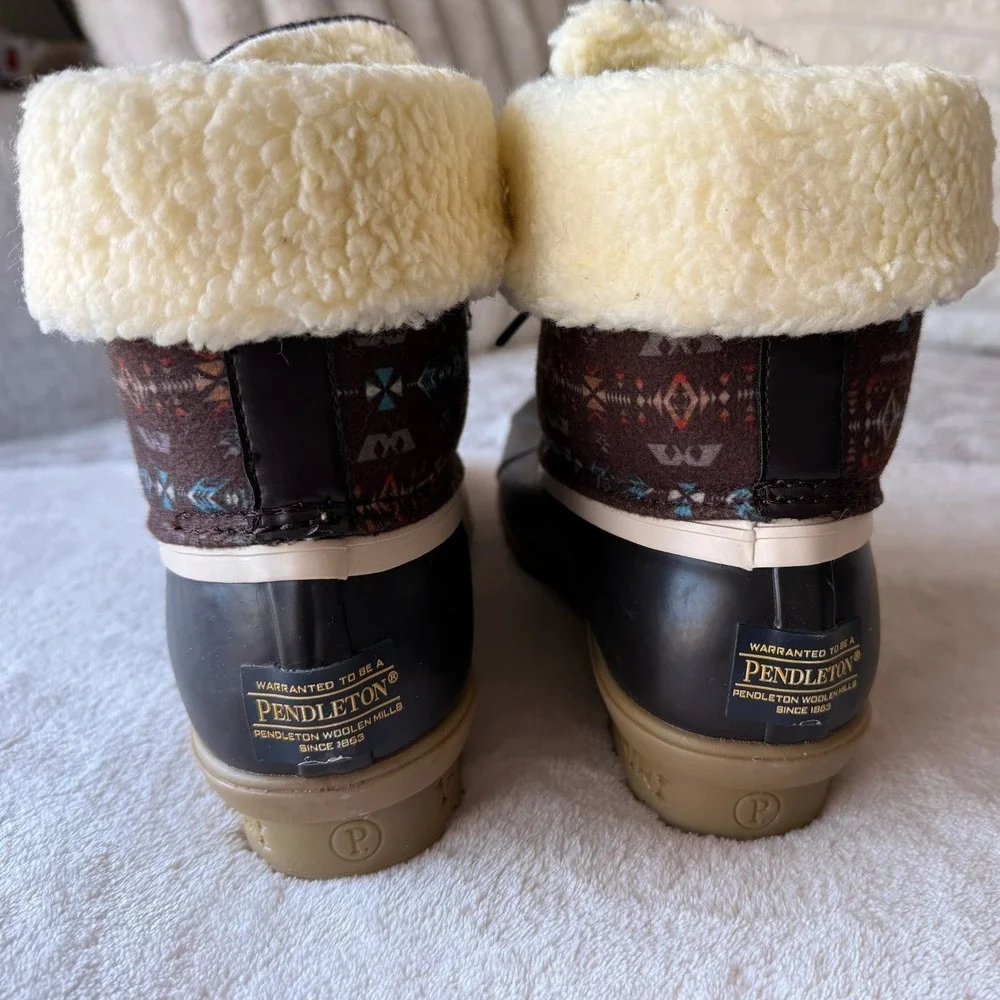 Pendleton Duck Boots Women's Size 6 Waterproof Sherpa Lined‎ Nordic Print